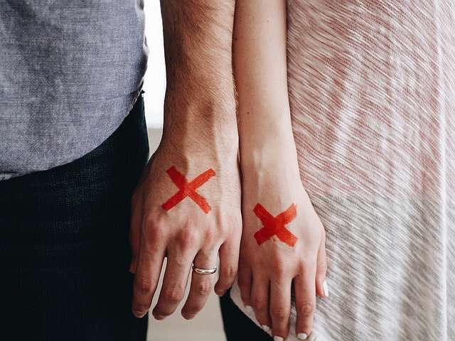 家を任意売却するなら離婚前？離婚後？住宅ローンの残債はどうなるのか 